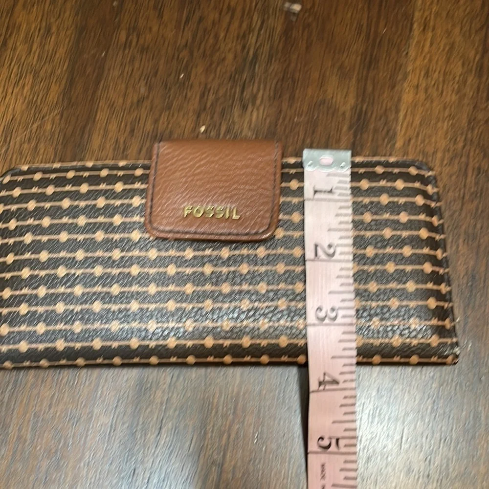 FOSSIL snap closure dot print wallet